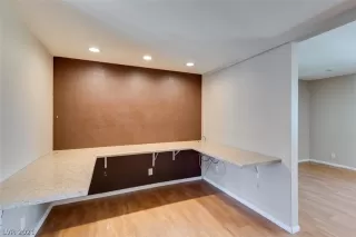 Photo #6: 2272871 Listing