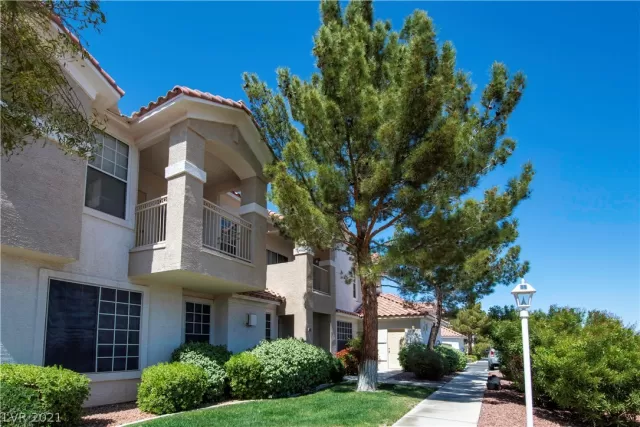 MLS: 2272927 Condo For Sale