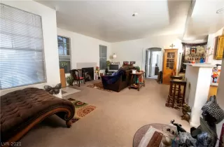 Photo #5: 2272927 Listing