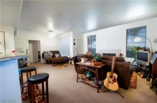 Photo #6: 2272927 Listing