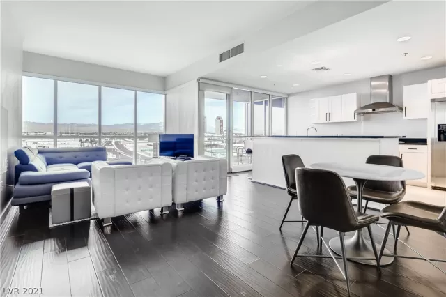 MLS: 2272942 Condo For Sale