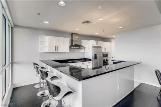 Photo #2: 2272942 Listing 