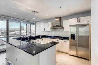 Photo #3: 2272942 Listing 