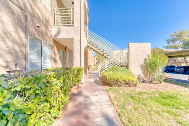 MLS: 2272971 Condo For Sale