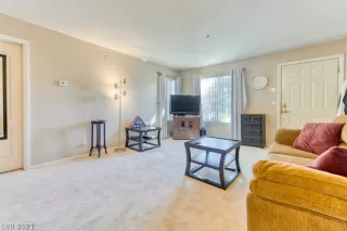 Photo #4: 2272971 Listing