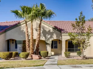 Photo #1: 2272986 Listing