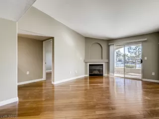 Photo #2: 2272986 Listing