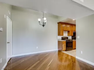 Photo #3: 2272986 Listing