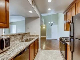 Photo #5: 2272986 Listing