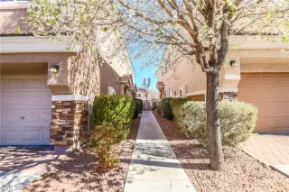 Photo #3: 2273023 Listing