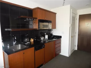 Photo #2: 2273044 Listing