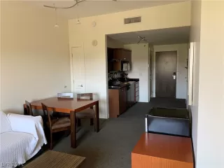 Photo #3: 2273044 Listing