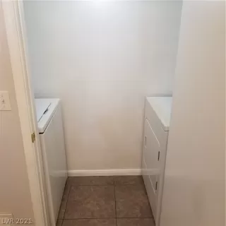 Photo #5: 2273091 Listing 