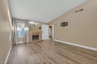 Photo #4: 2273096 Listing 