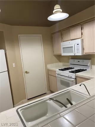 Photo #4: 2273144 Listing 