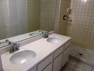 Photo #2: 2273174 Listing