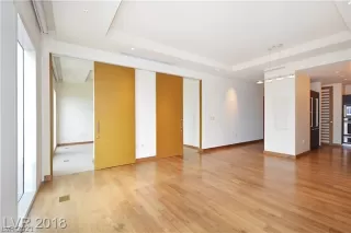 Photo #1: 2273248 Listing 