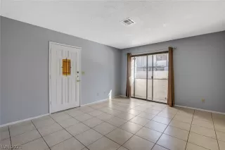 Photo #5: 2273281 Listing