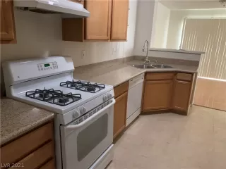 Photo #4: 2273303 Listing 