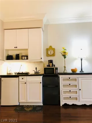 Photo #4: 2273304 Listing