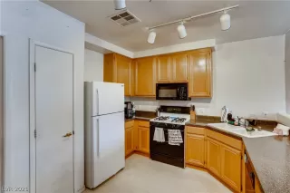 Photo #4: 2273313 Listing