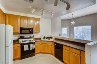 Photo #5: 2273313 Listing