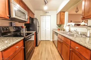 Photo #2: 2273365 Listing