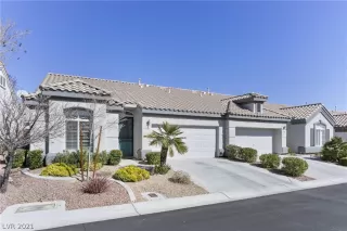 Photo #1: 2273369 Listing