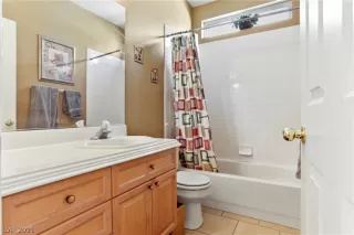 Photo #5: 2273369 Listing