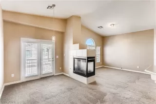 Photo #4: 2273371 Listing