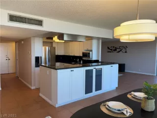 Photo #5: 2273392 Listing 