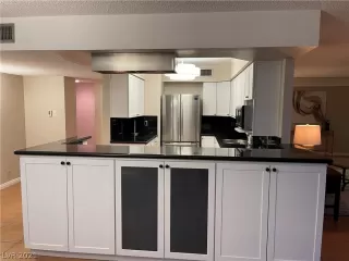 Photo #6: 2273392 Listing 