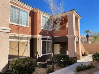 Photo #1: 2273412 Listing