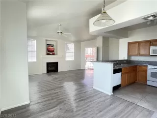 Photo #5: 2273412 Listing