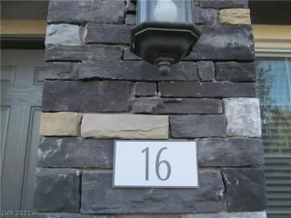Photo #2: 2273414 Listing 