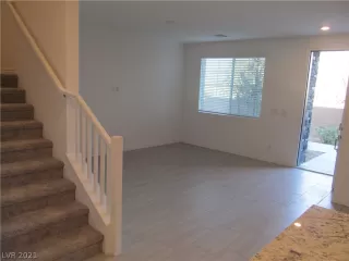 Photo #4: 2273414 Listing 
