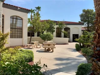 Photo #2: 2273415 Listing 