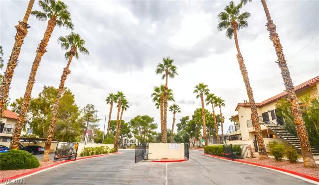 MLS: 2273419 Condo For Sale