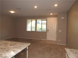 Photo #3: 2273426 Listing 