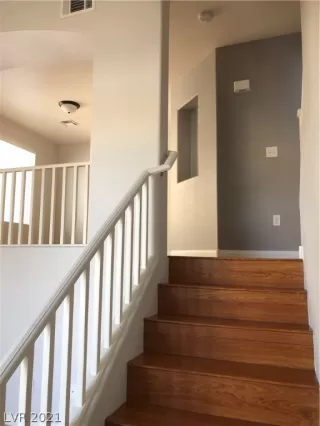 Photo #5: 2273444 Listing