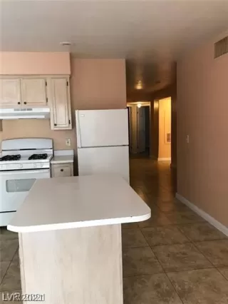 Photo #4: 2273457 Listing 