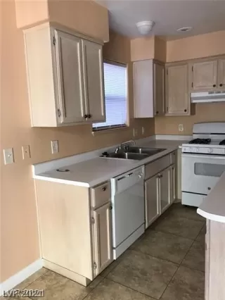 Photo #6: 2273457 Listing 