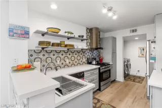 Photo #6: 2273512 Listing