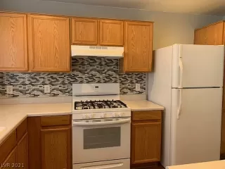 Photo #5: 2273536 Listing