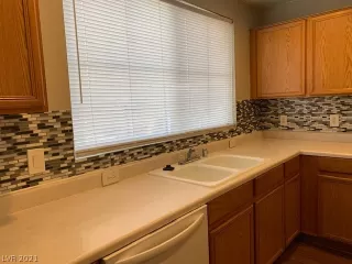 Photo #6: 2273536 Listing