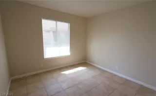 Photo #5: 2273553 Listing