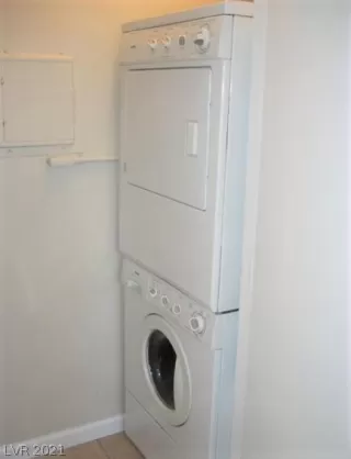 Photo #6: 2273553 Listing