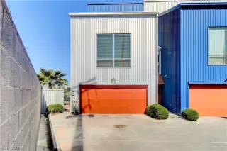 Photo #1: 2273557 Listing