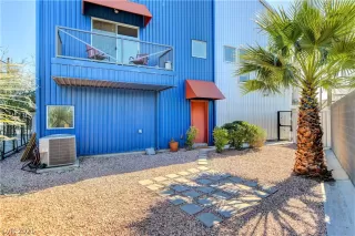 Photo #3: 2273557 Listing