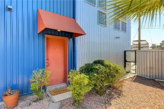 Photo #5: 2273557 Listing